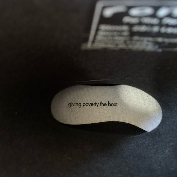 ROMA Sadie Robertson Floral Rain Boots - Picture 8 of 8